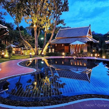 Hotel Ruean Racha Chiang Mai Exterior foto