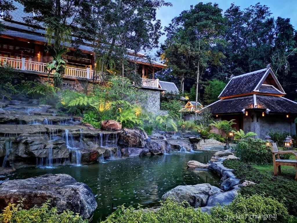 Hotel Ruean Racha Chiang Mai Exterior foto