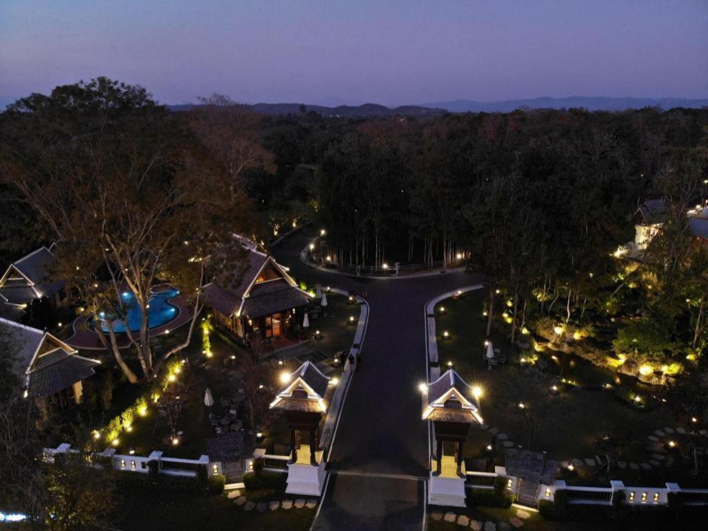 Hotel Ruean Racha Chiang Mai Exterior foto