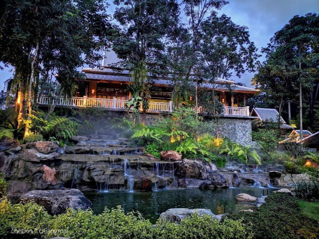 Hotel Ruean Racha Chiang Mai Exterior foto