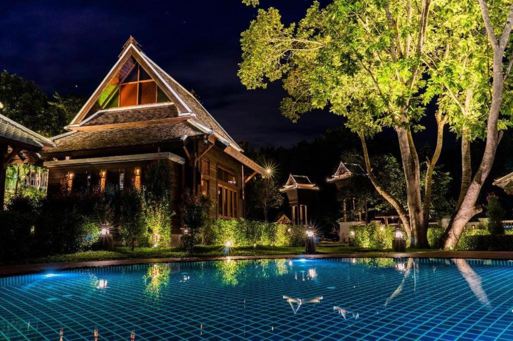 Hotel Ruean Racha Chiang Mai Exterior foto