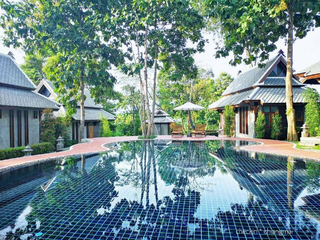 Hotel Ruean Racha Chiang Mai Exterior foto