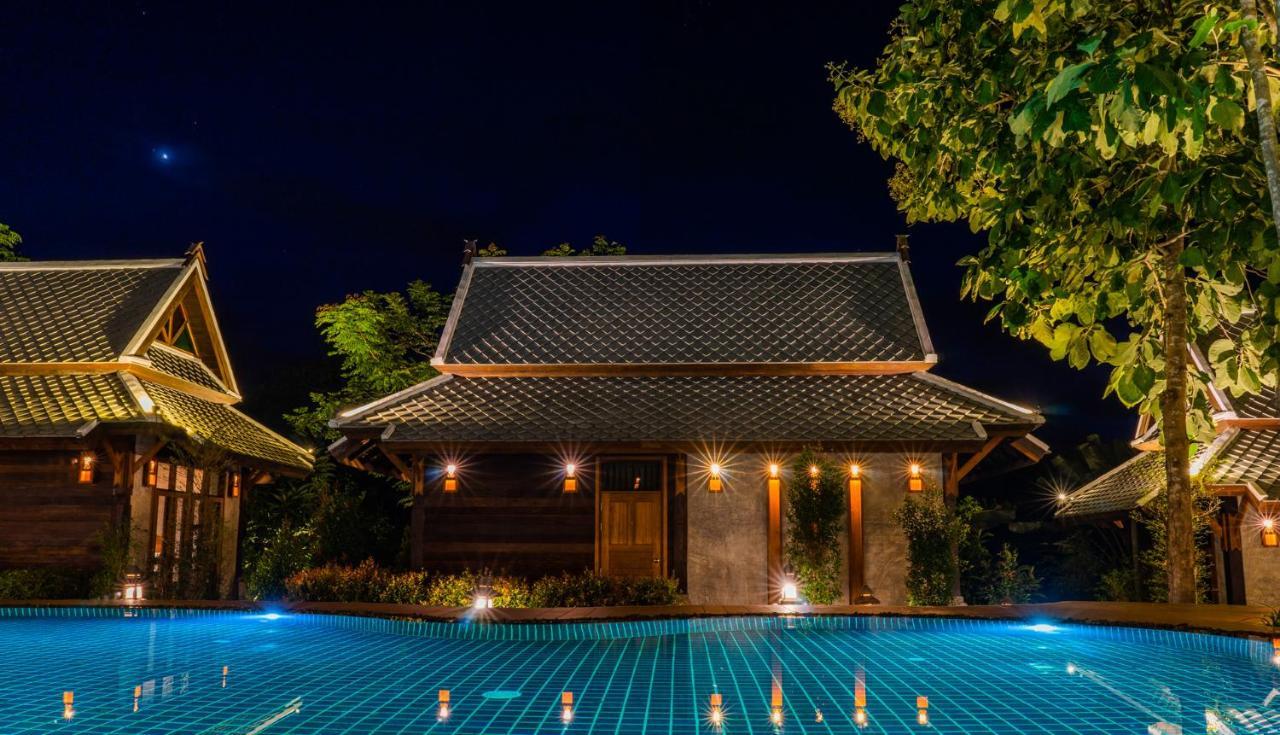 Hotel Ruean Racha Chiang Mai Exterior foto