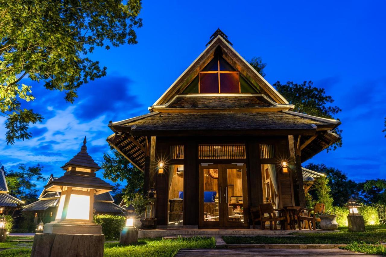 Hotel Ruean Racha Chiang Mai Exterior foto
