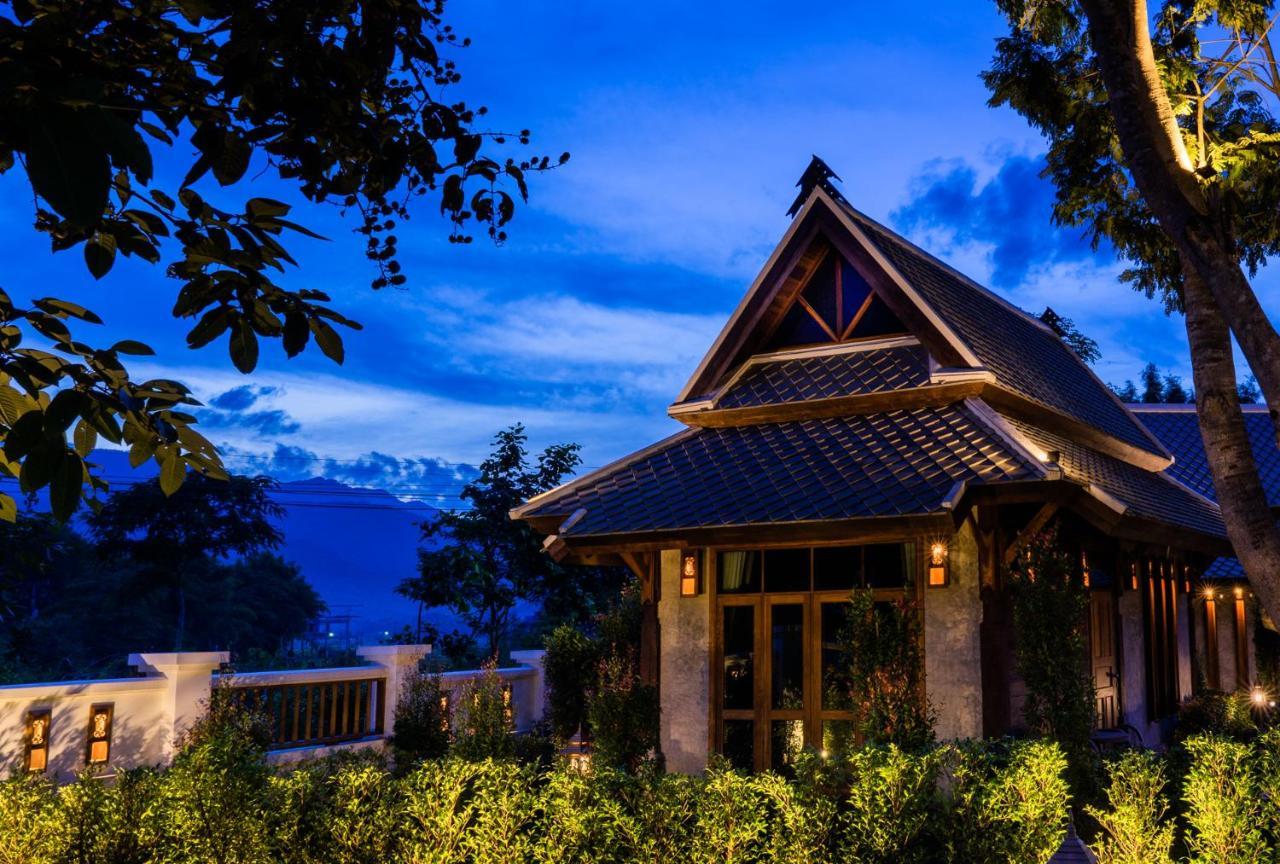 Hotel Ruean Racha Chiang Mai Exterior foto