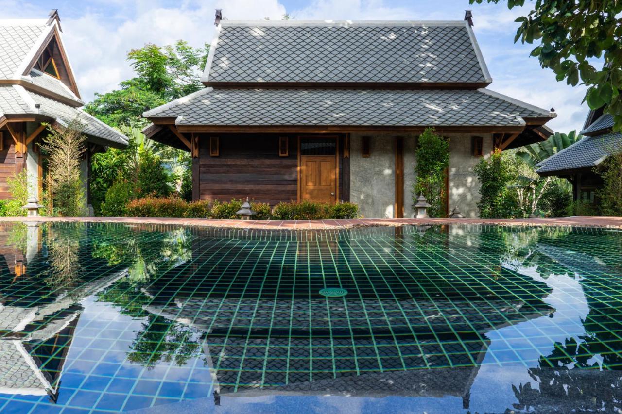 Hotel Ruean Racha Chiang Mai Exterior foto