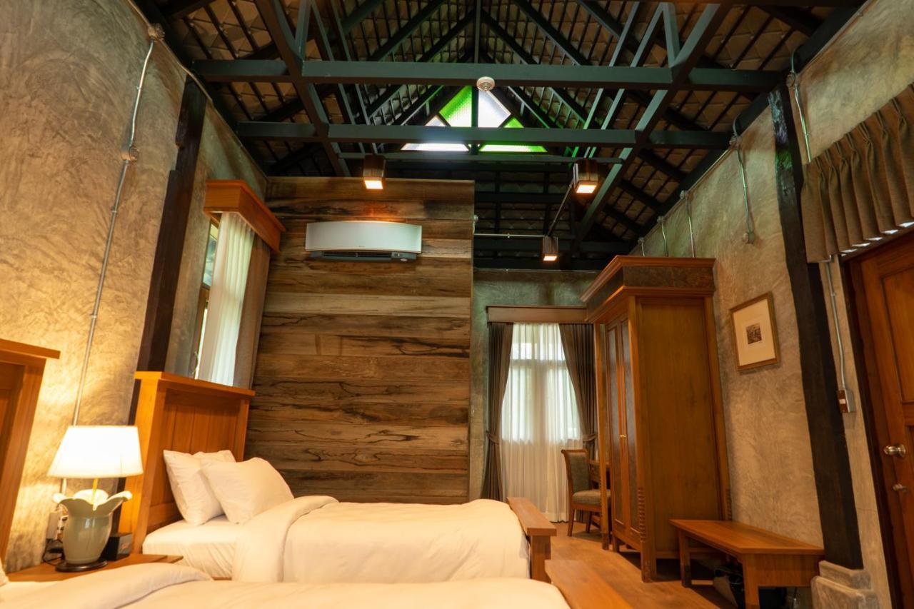 Hotel Ruean Racha Chiang Mai Exterior foto