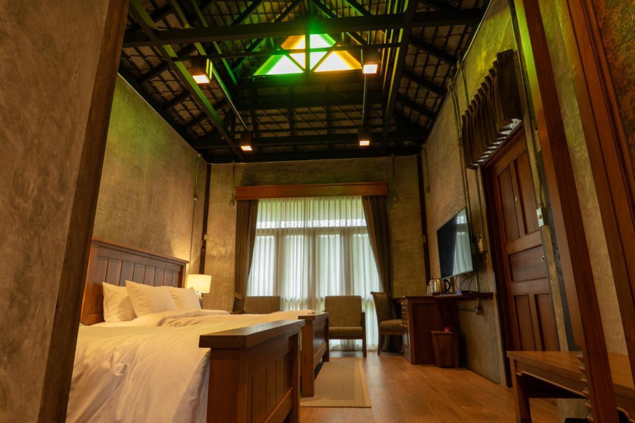 Hotel Ruean Racha Chiang Mai Exterior foto