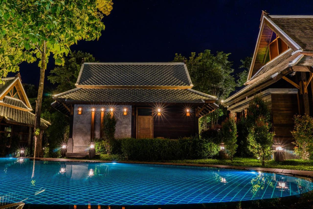 Hotel Ruean Racha Chiang Mai Exterior foto