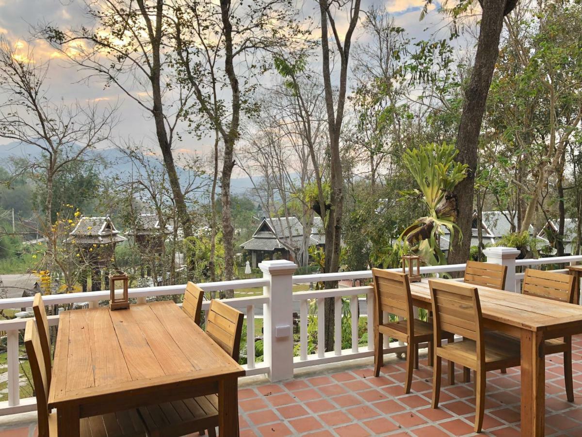 Hotel Ruean Racha Chiang Mai Exterior foto