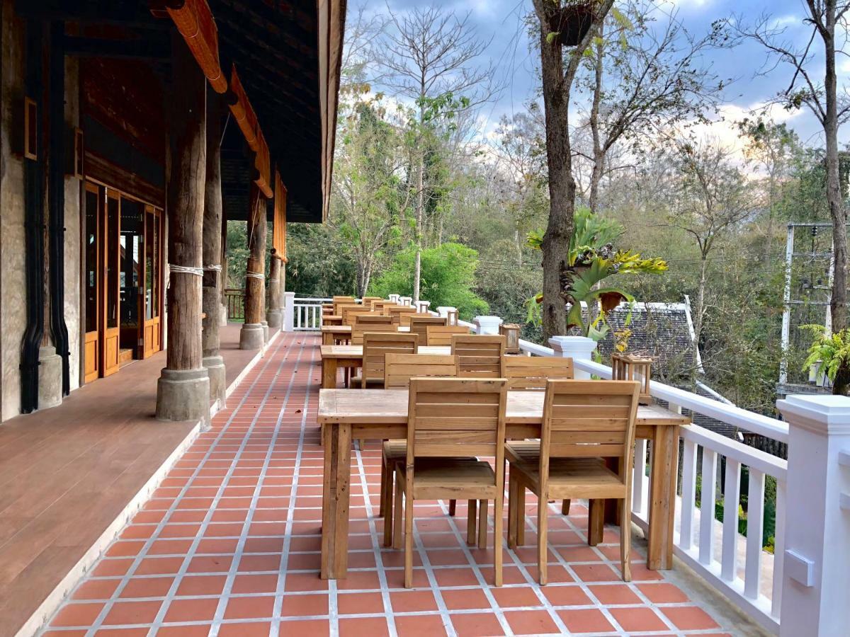 Hotel Ruean Racha Chiang Mai Exterior foto